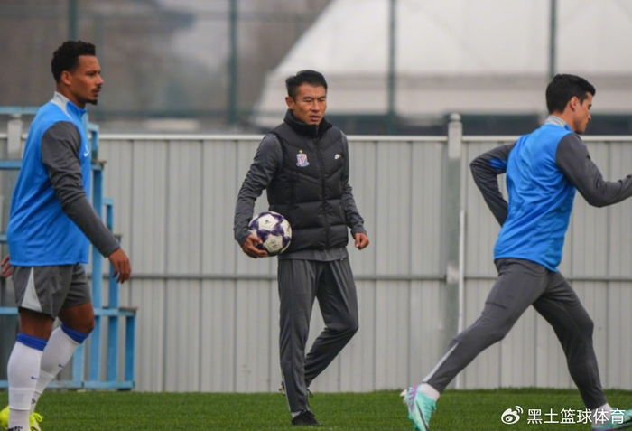 星空体育APP-恭喜，又1国脚转型教练成功，申花队如虎添翼，邵佳一锦上添花|于汉超|上海申花|宋凯|国足|新赛季_新浪体育_新浪新闻